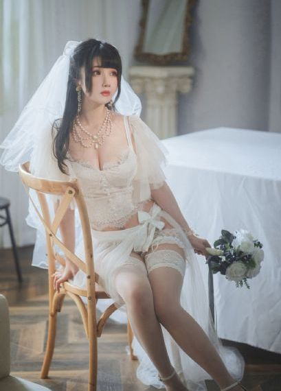 年轻的女朋友伦理_BD英语在线视频播放