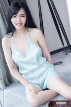 女老板商务出差轨hd_英文版字幕
