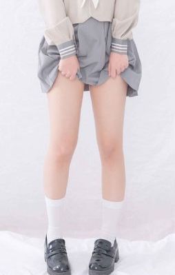 她在她老公面前被耍了_DVD高清在线观看